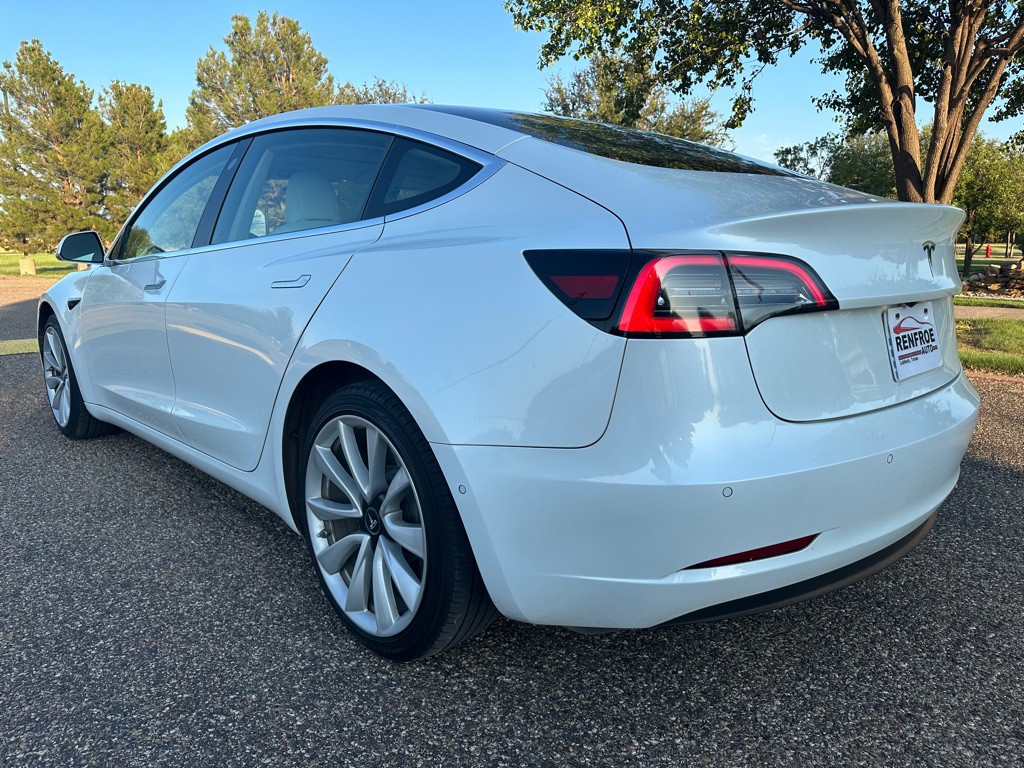 2018 Tesla Model 3 Image 2