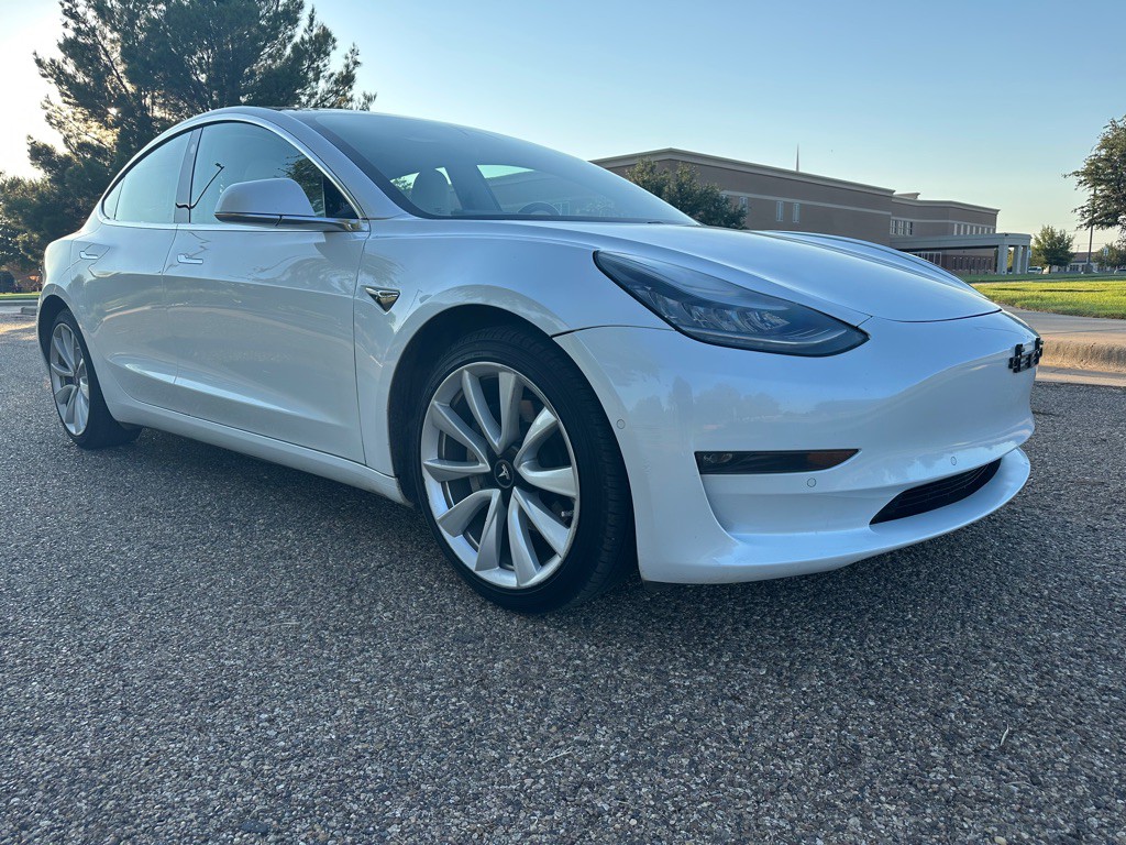 2018 Tesla Model 3 Image 10