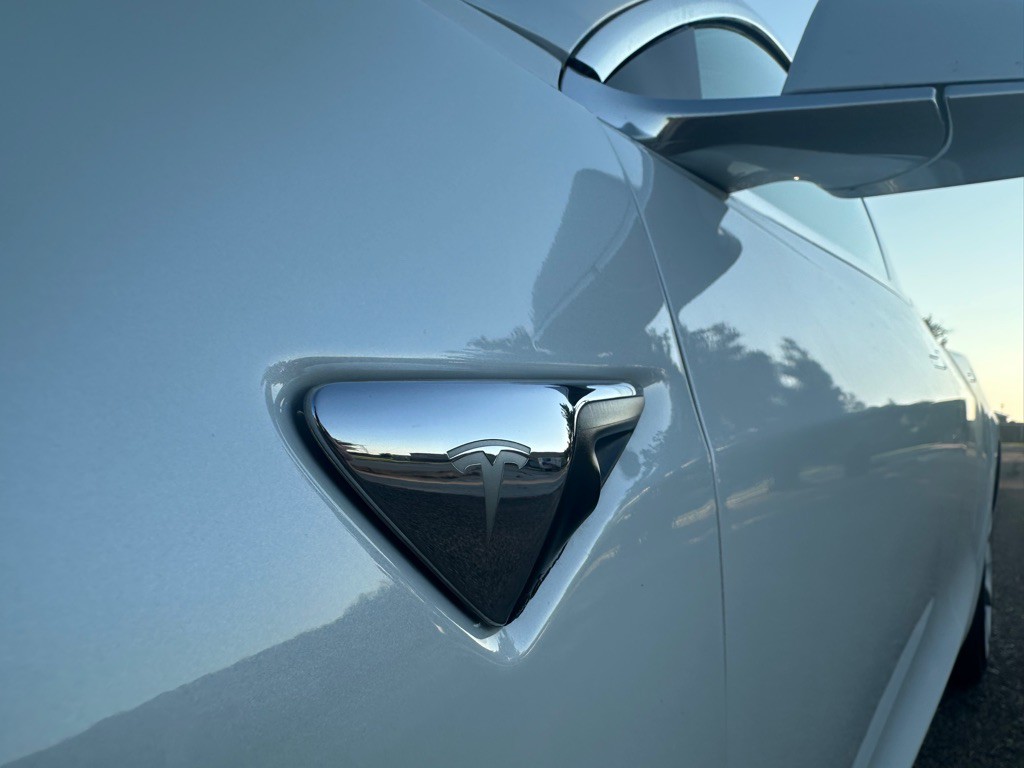 2018 Tesla Model 3 Image 16