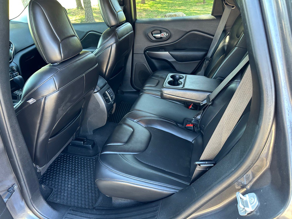 2019 Jeep Cherokee Image 6
