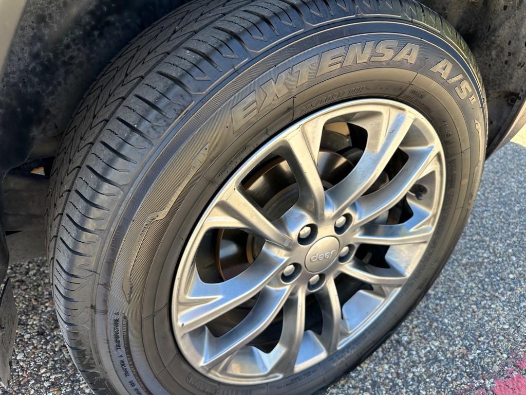 2019 Jeep Cherokee Image 14