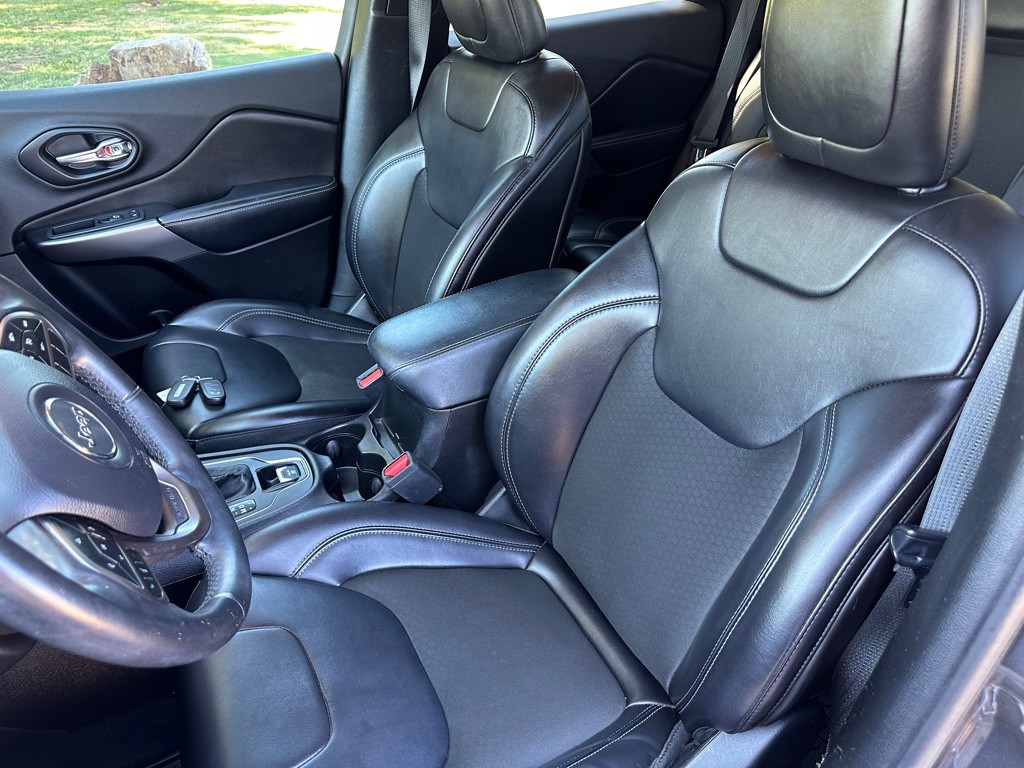 2019 Jeep Cherokee Image 16