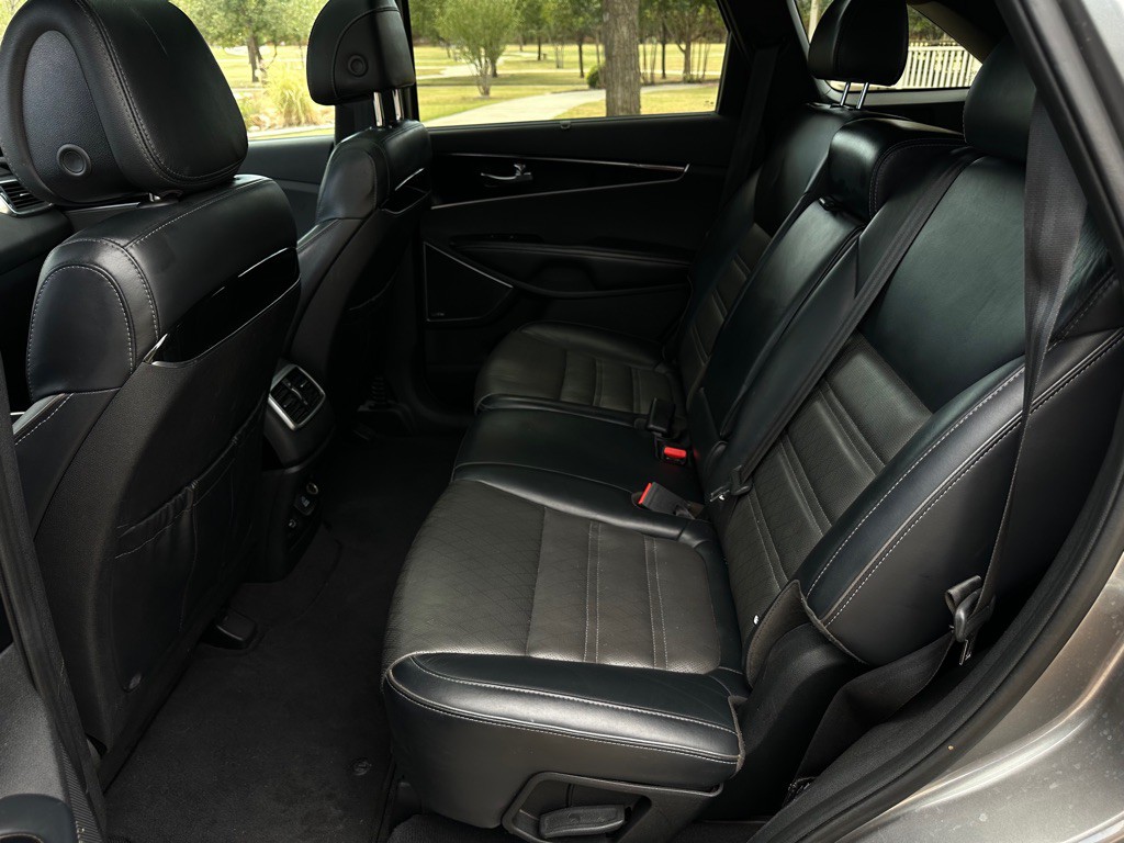 2017 Kia Sorento Image 5