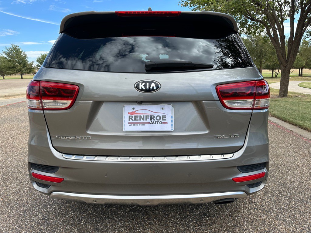 2017 Kia Sorento Image 8