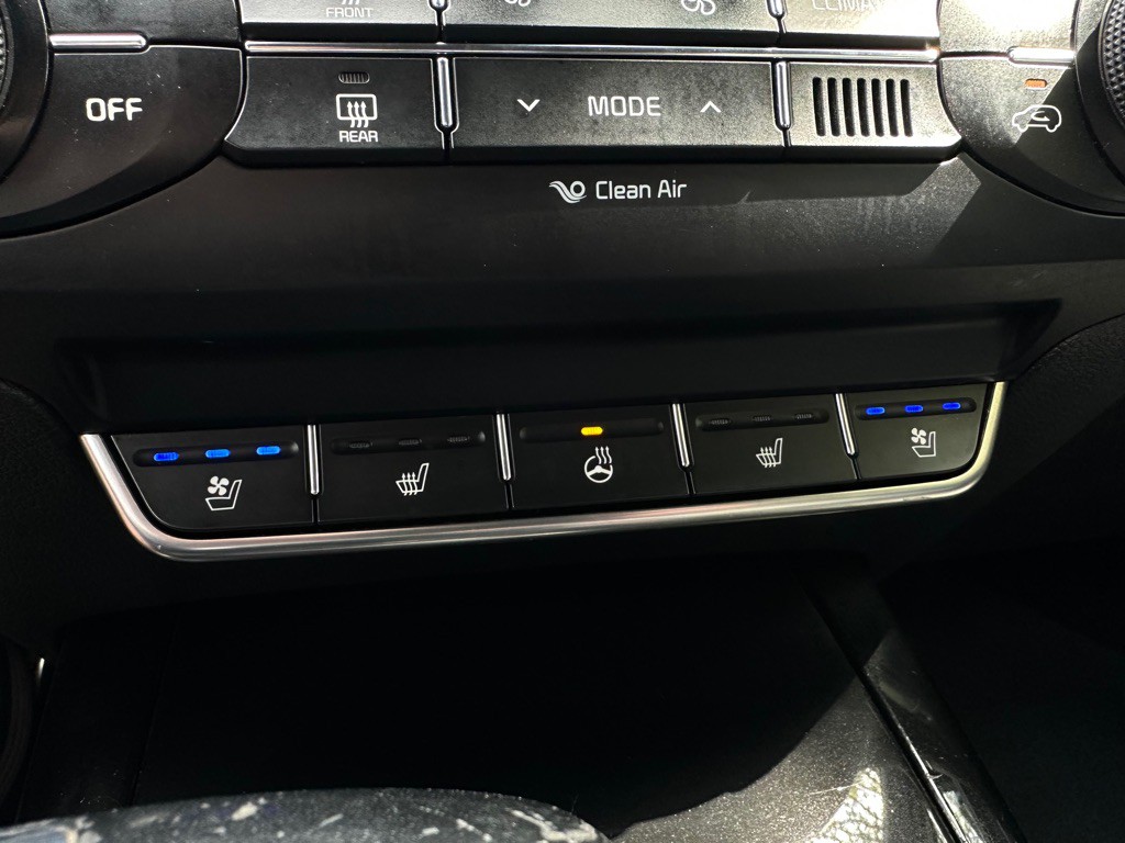 2017 Kia Sorento Image 24