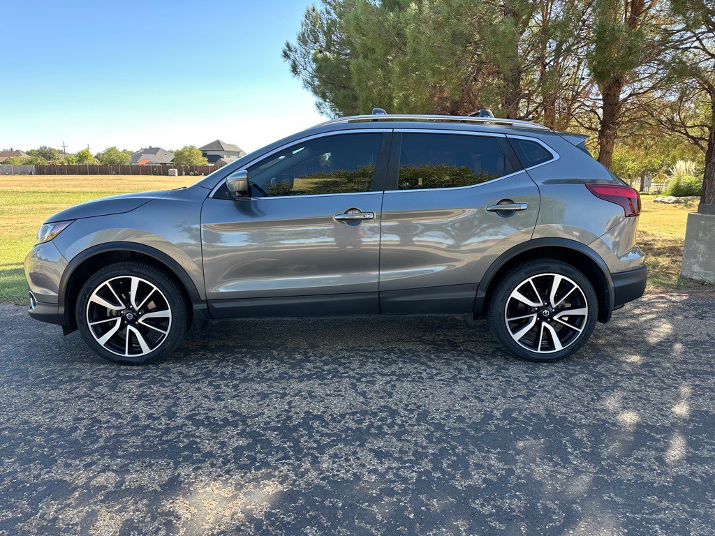 2018 Nissan Rogue Image 3