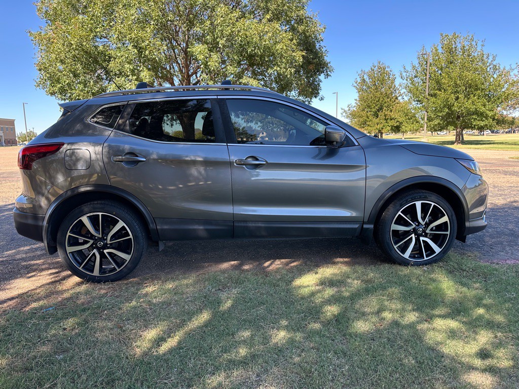 2018 Nissan Rogue Image 11