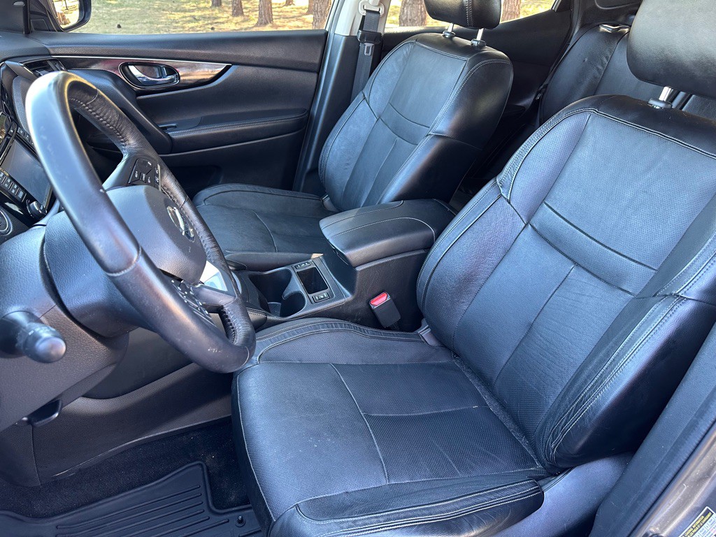 2018 Nissan Rogue Image 15