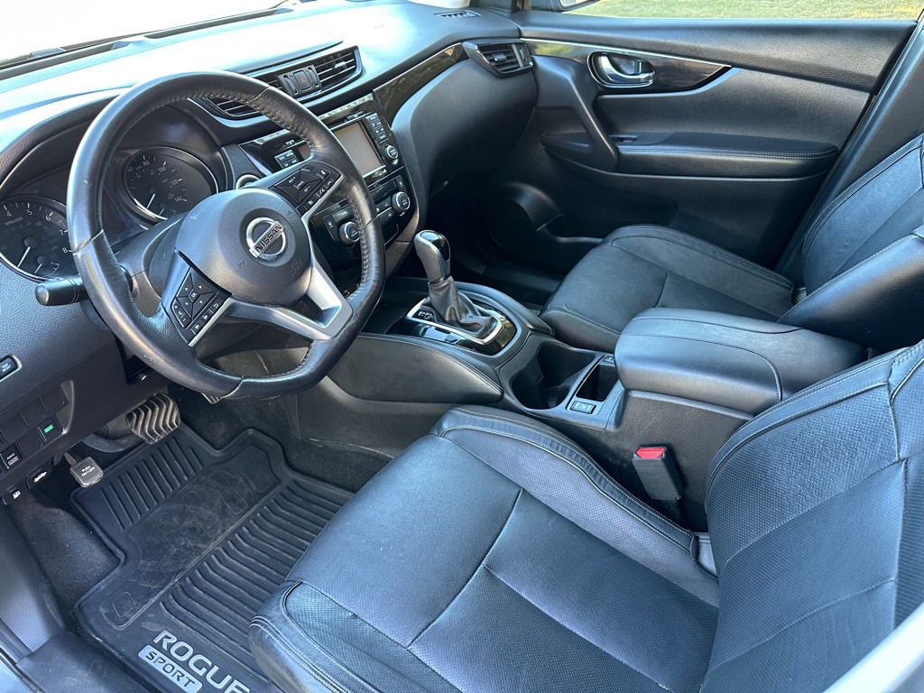 2018 Nissan Rogue Image 16