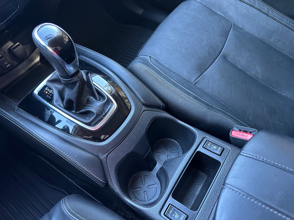 2018 Nissan Rogue Image 19