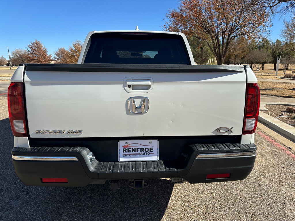 2017 Honda Ridgeline Image 8