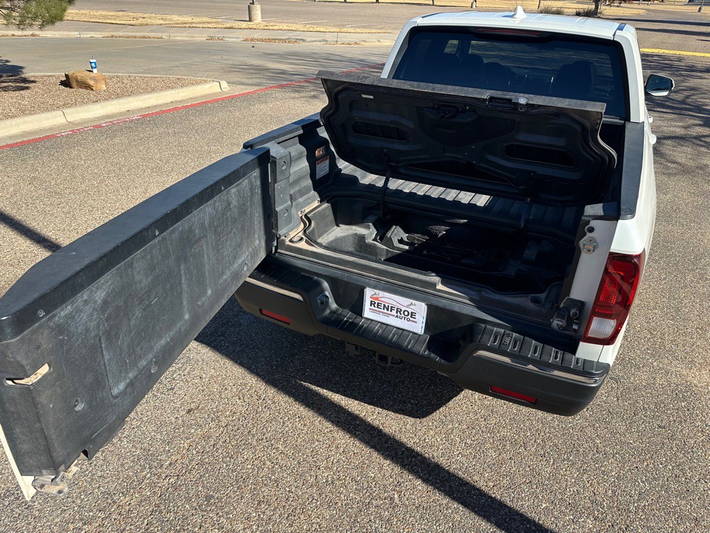 2017 Honda Ridgeline Image 15