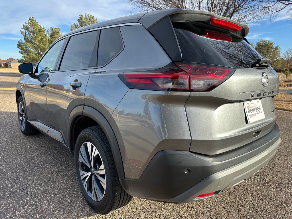 2022 Nissan Rogue Image 2