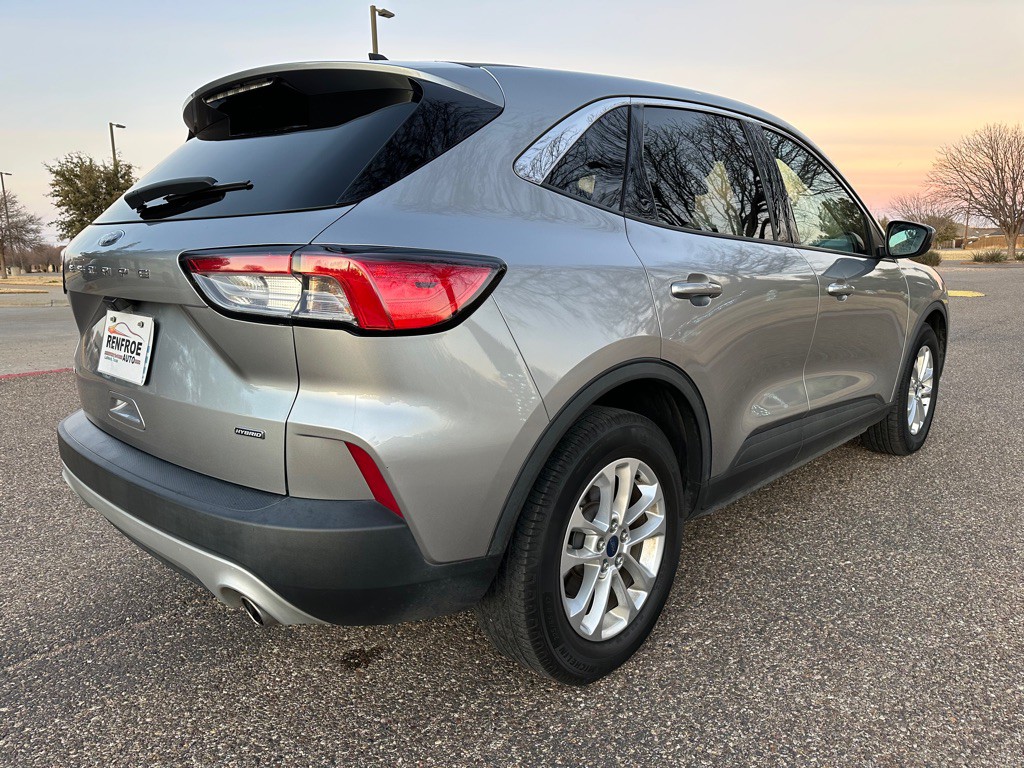 2021 Ford Escape Image 3