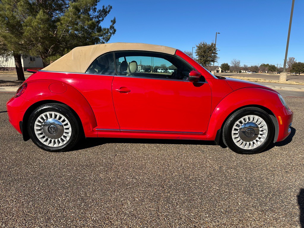 2014 Volkswagen Beetle Image 11