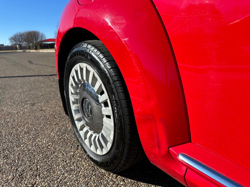 2014 Volkswagen Beetle Image 17