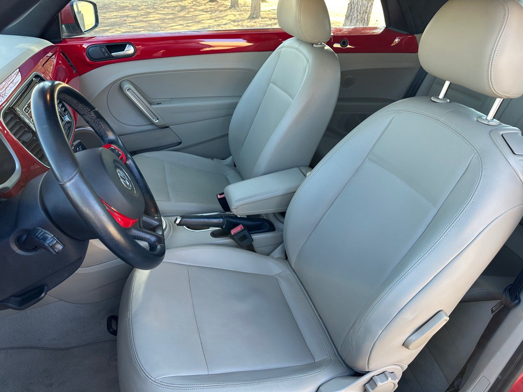 2014 Volkswagen Beetle Image 18