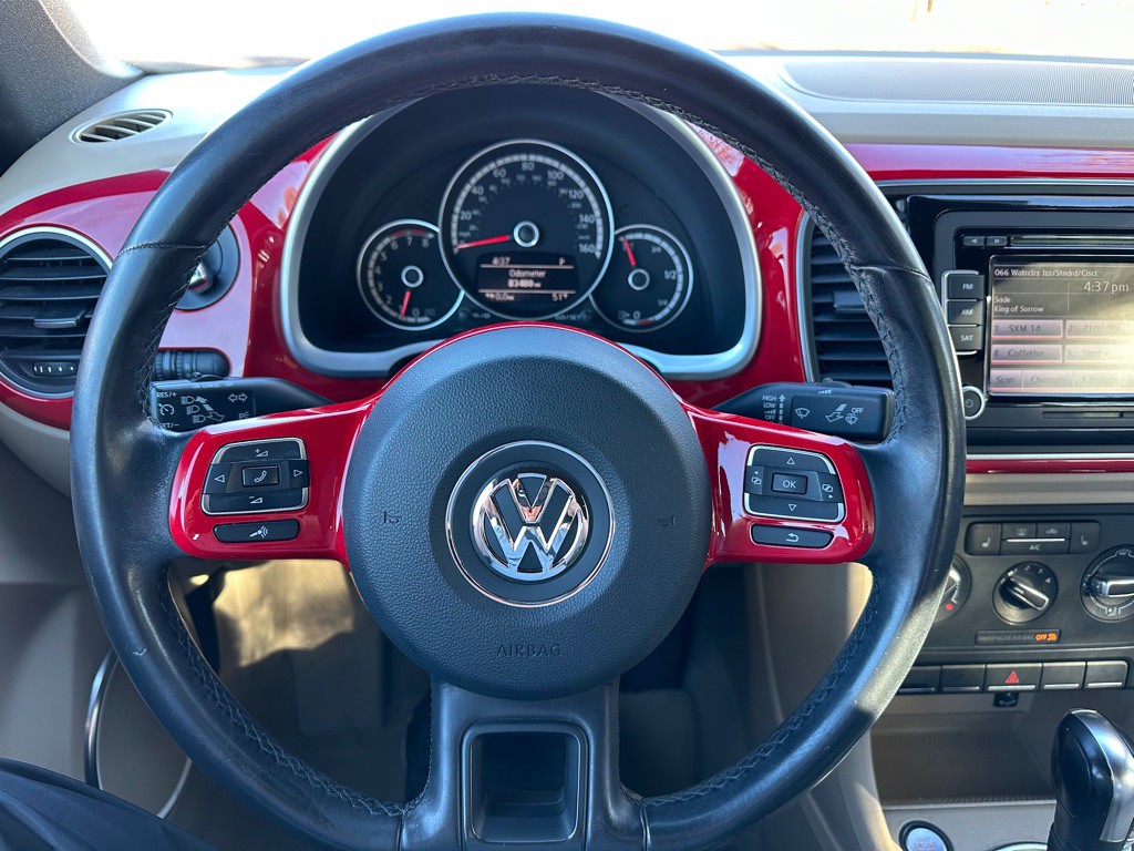 2014 Volkswagen Beetle Image 21