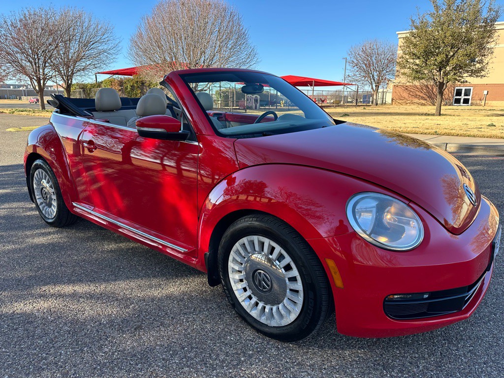 2014 Volkswagen Beetle Image 25