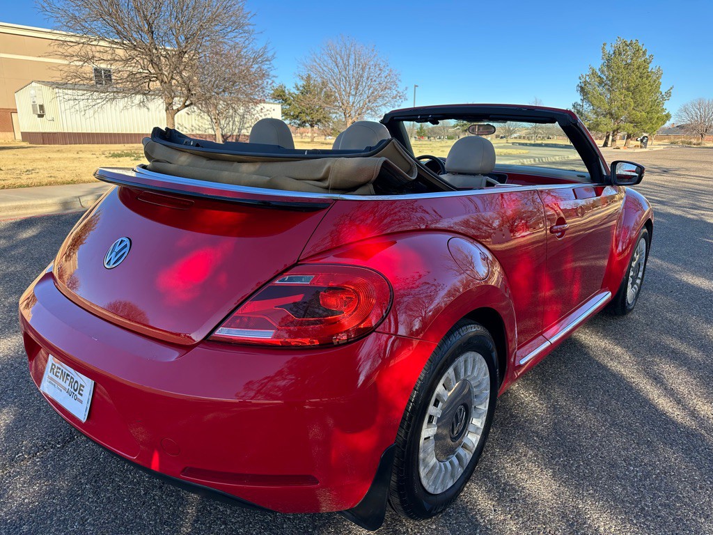 2014 Volkswagen Beetle Image 27