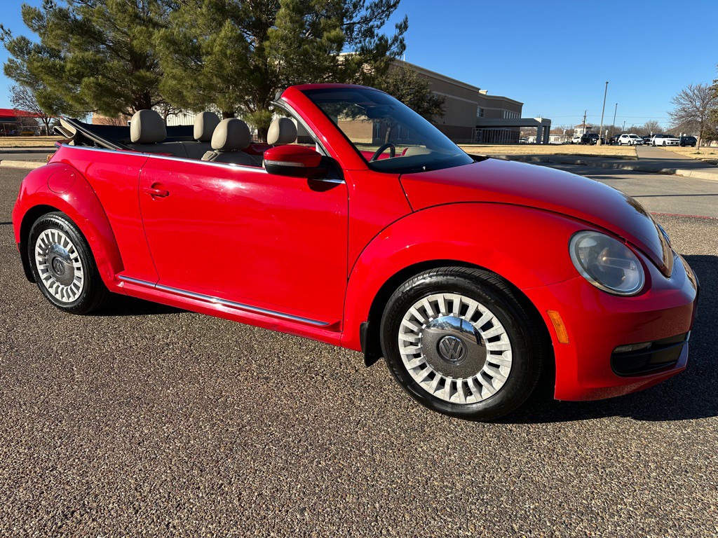 2014 Volkswagen Beetle Image 30
