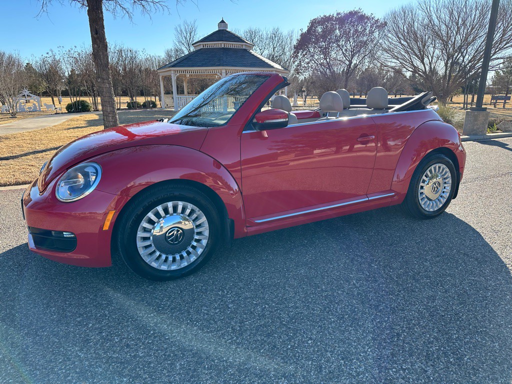 2014 Volkswagen Beetle Image 31