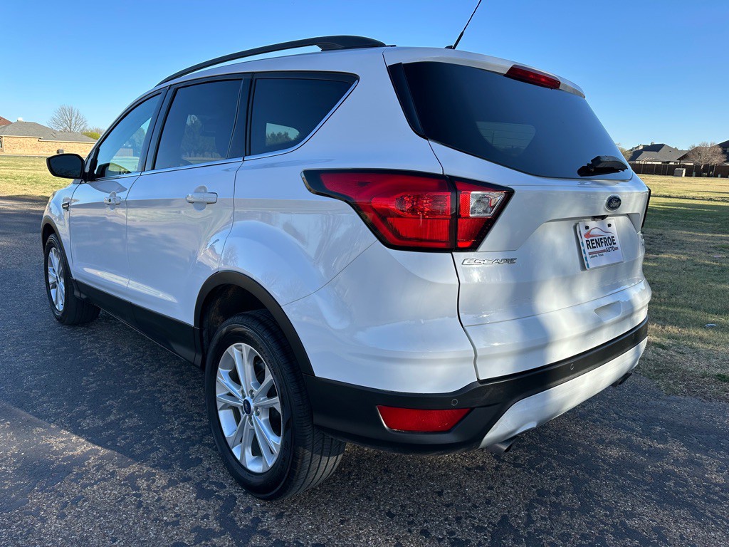 2019 Ford Escape Image 2
