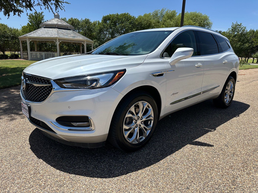 2018 Buick Enclave Image 1