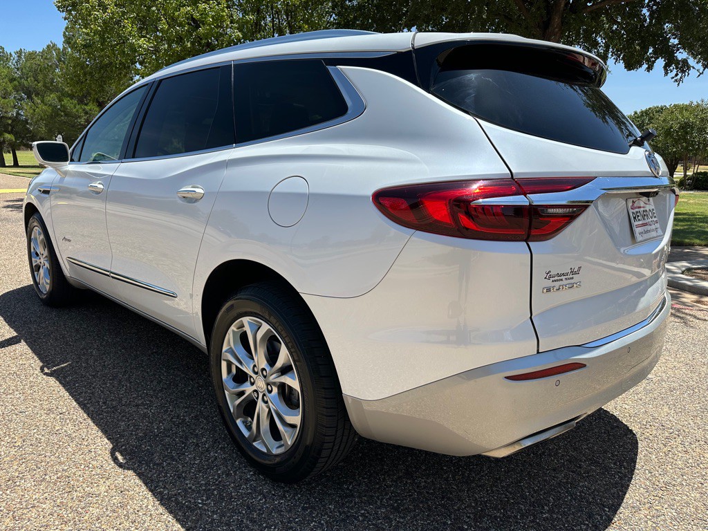 2018 Buick Enclave Image 2