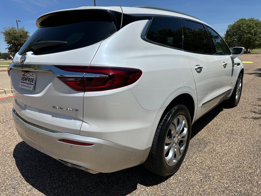 2018 Buick Enclave Image 9