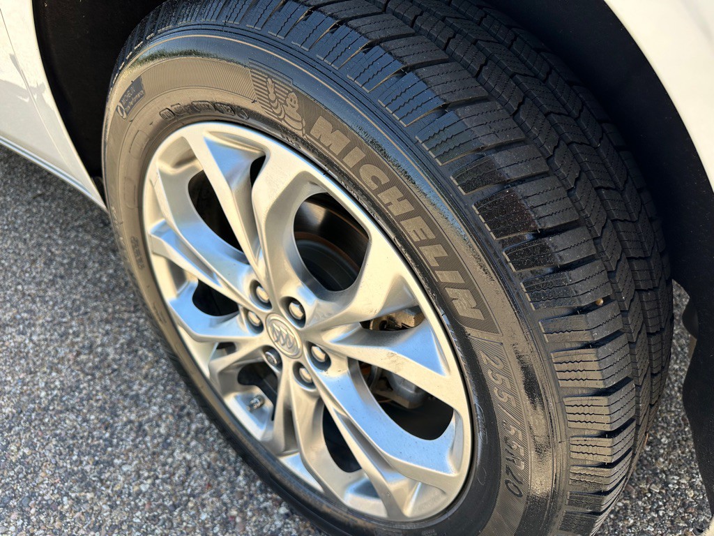 2018 Buick Enclave Image 13