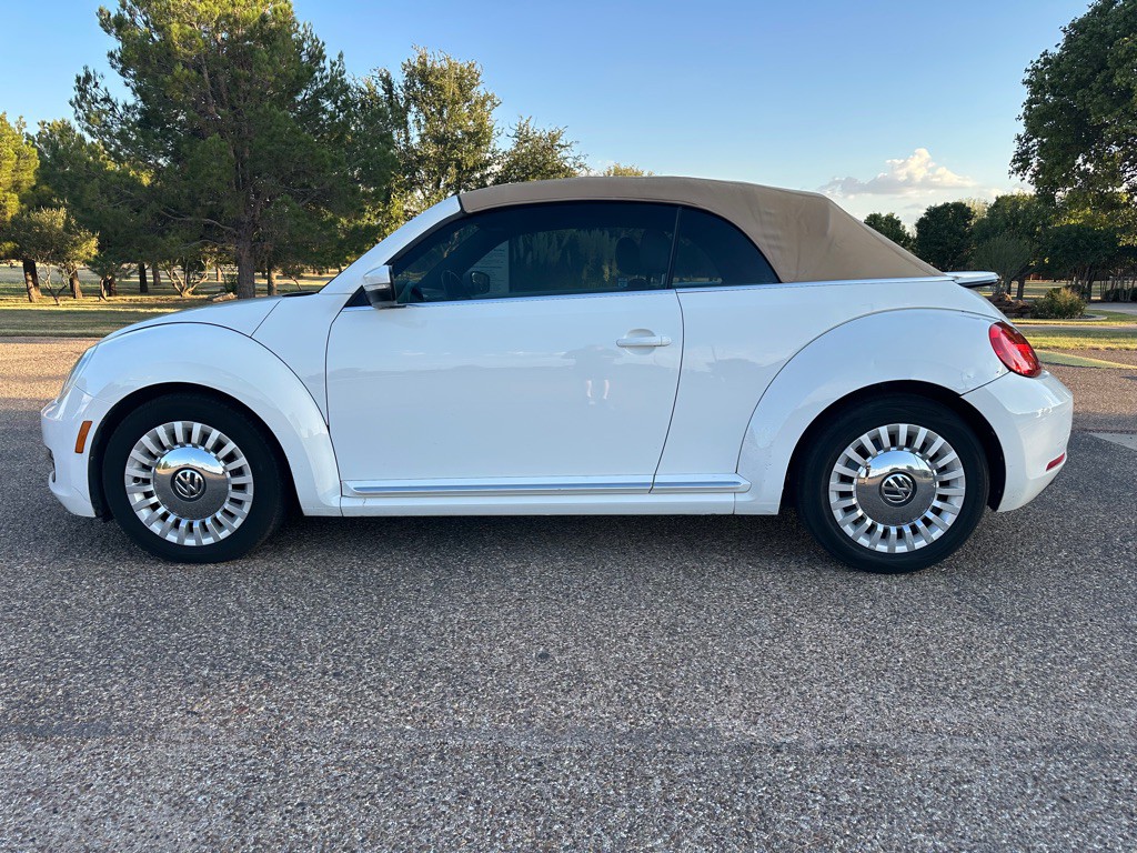 2013 Volkswagen Beetle Image 7