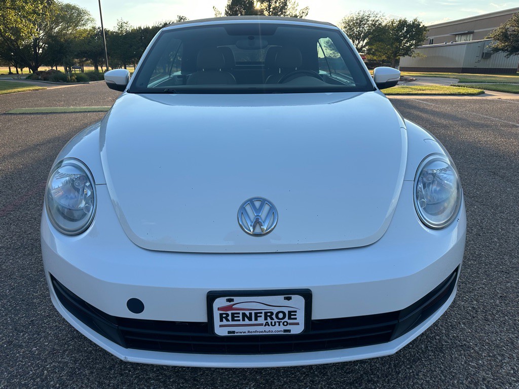 2013 Volkswagen Beetle Image 12