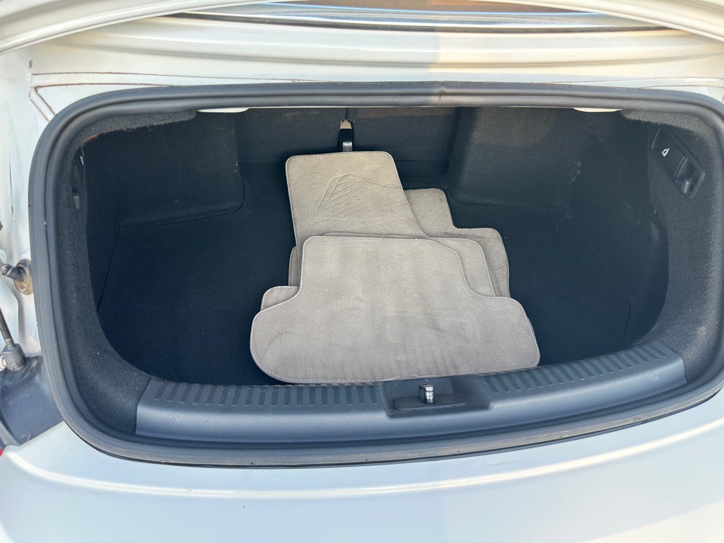 2013 Volkswagen Beetle Image 19