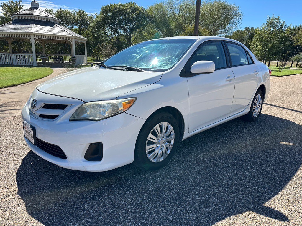 2011 Toyota Corolla Image 1
