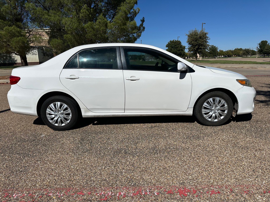 2011 Toyota Corolla Image 10