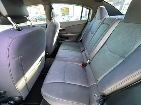 2012 Chrysler 200 Image 5