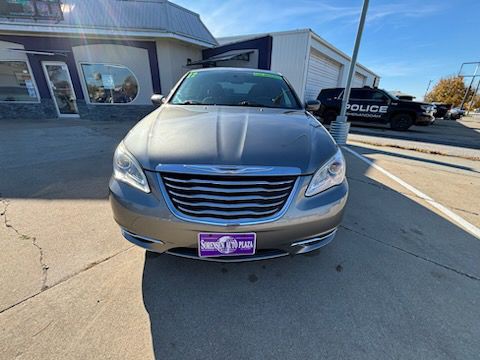 2012 Chrysler 200 Image 8