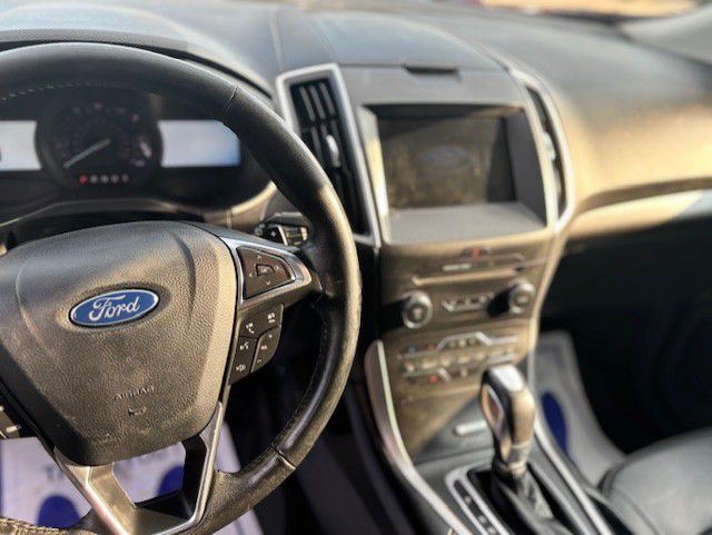 2017 Ford Edge Image 4