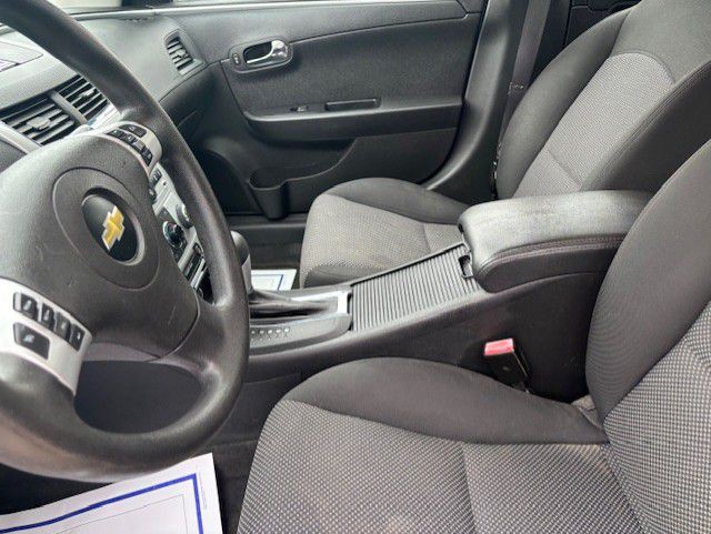 2012 Chevrolet Malibu Image 3