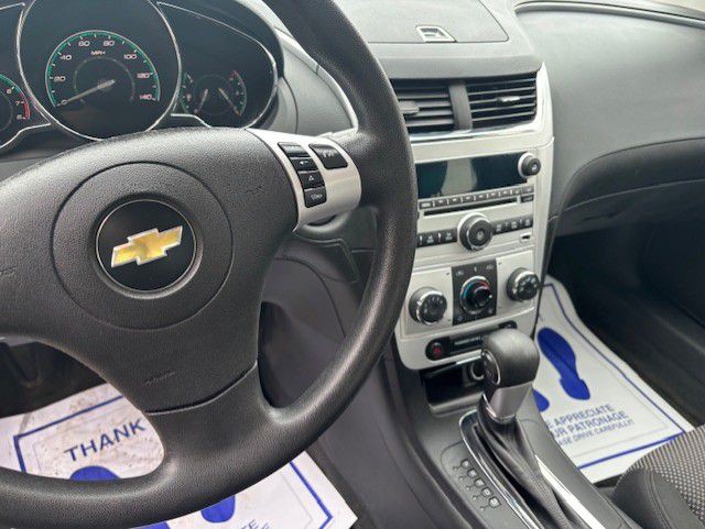 2012 Chevrolet Malibu Image 4
