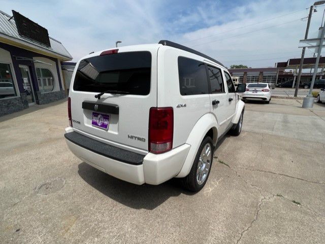 2010 Dodge Nitro Image 2