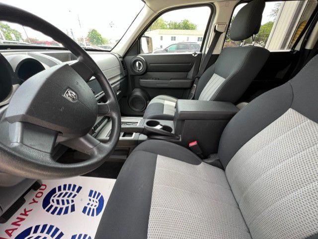 2010 Dodge Nitro Image 4