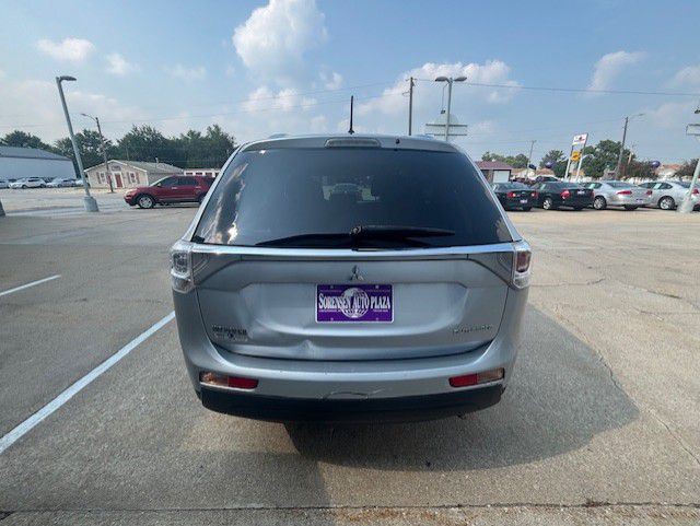 2014 Mitsubishi Outlander Image 3