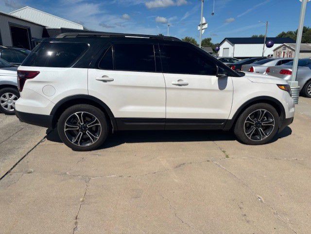 2015 Ford Explorer Image 9