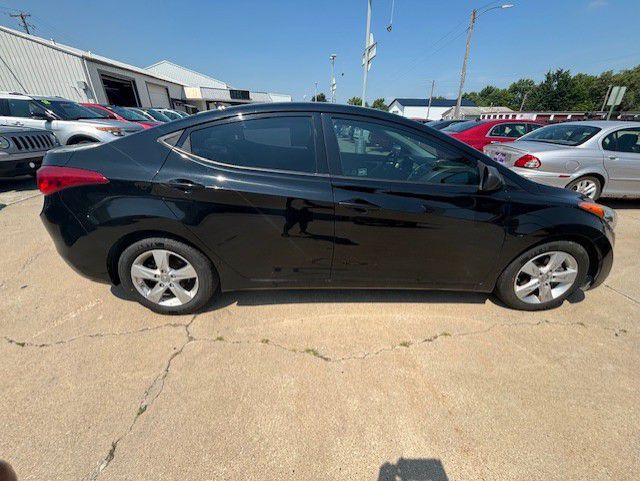 2013 Hyundai Elantra Image 5