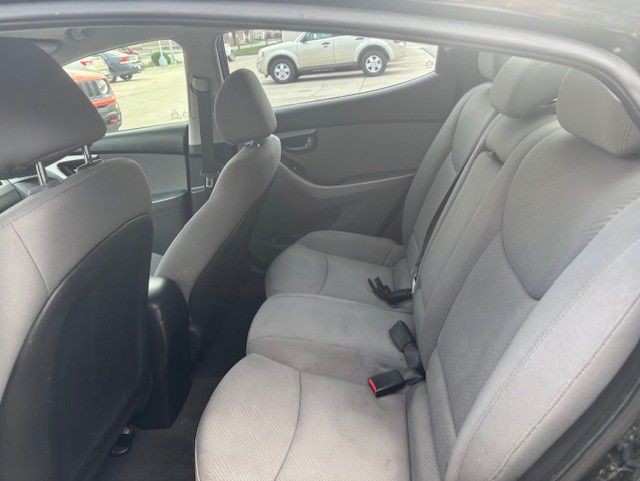 2013 Hyundai Elantra Image 4