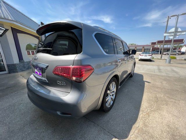 2011 INFINITI QX56 Image 2