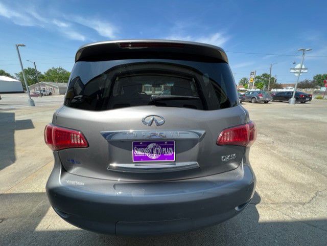2011 INFINITI QX56 Image 10