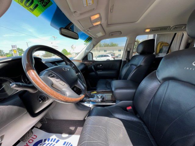 2011 INFINITI QX56 Image 15